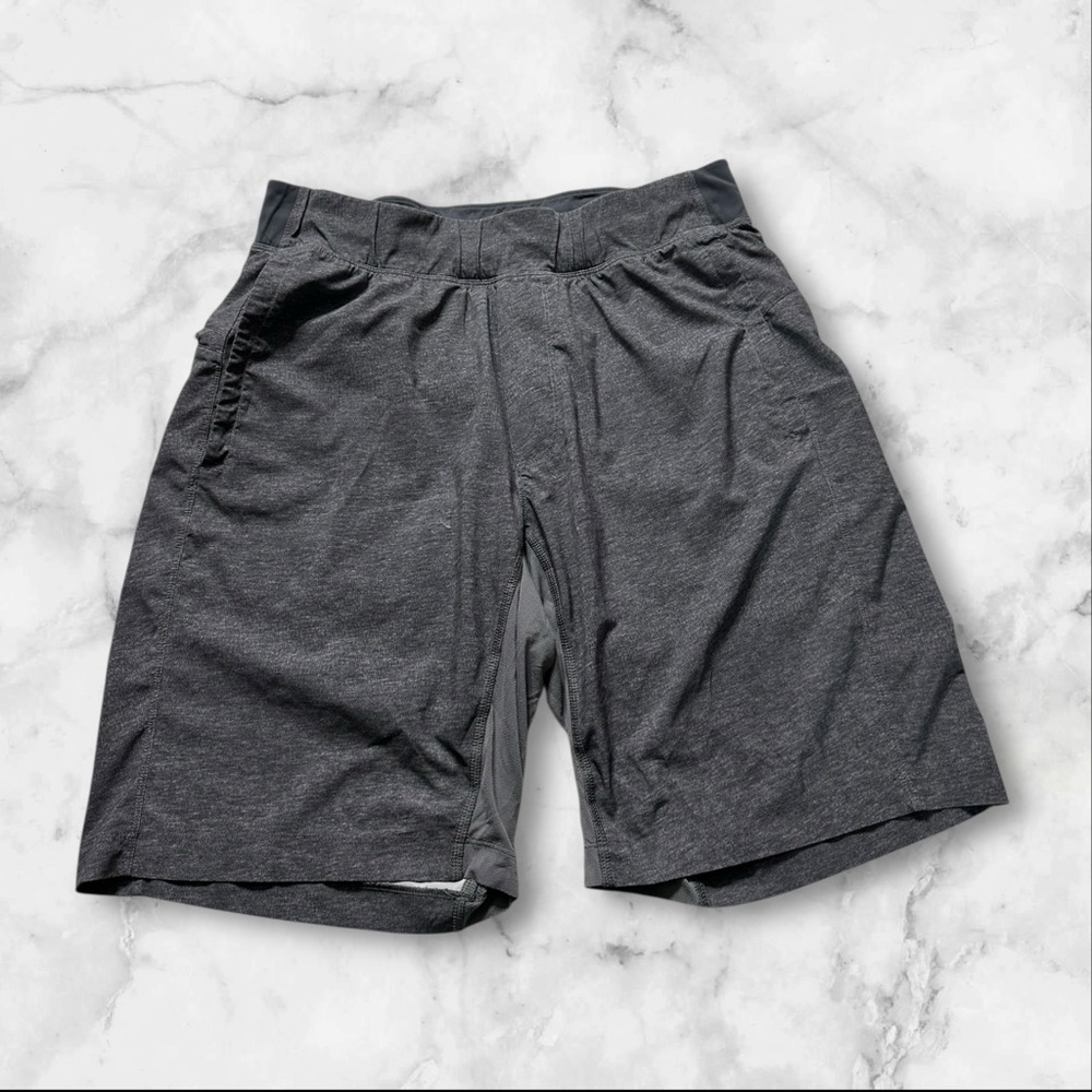 Lululemon active shorts men’s medium gray running training performance